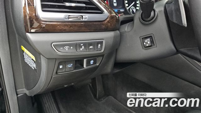 Genesis G90 2019 — photo 28