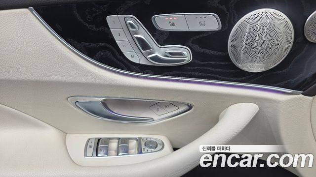 Mercedes-Benz E-Class 2018 — photo 13