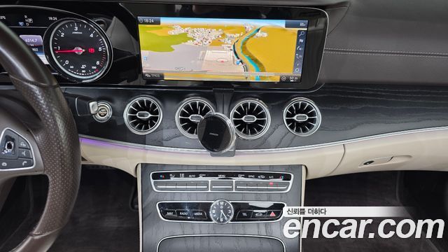 Mercedes-Benz E-Class 2018 — photo 15