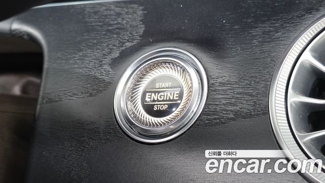 Mercedes-Benz E-Class 2018 — photo 17
