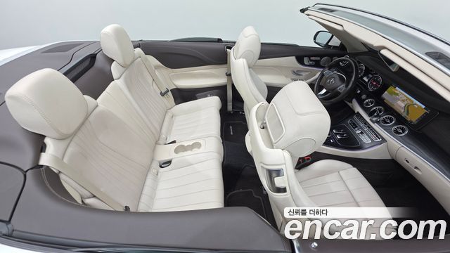 Mercedes-Benz E-Class 2018 — photo 18