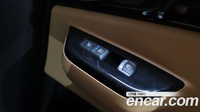 Kia Canival 2021 — photo 29