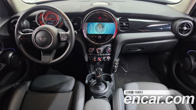 Mini Cooper 2023 — photo 10