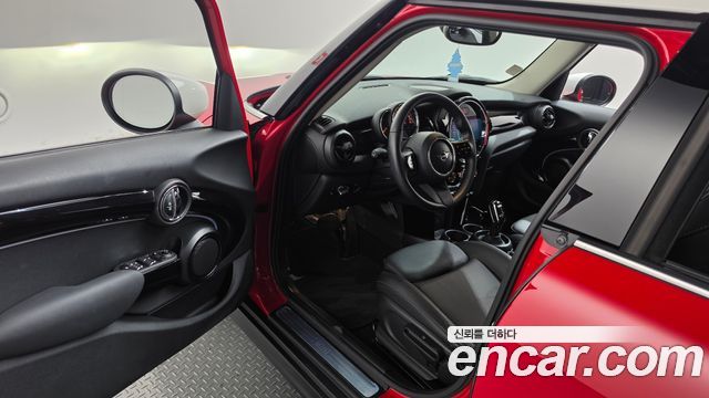 Mini Cooper 2023 — photo 13