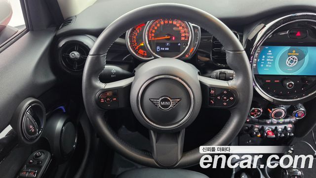 Mini Cooper 2023 — photo 19