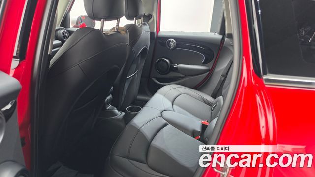 Mini Cooper 2023 — photo 25