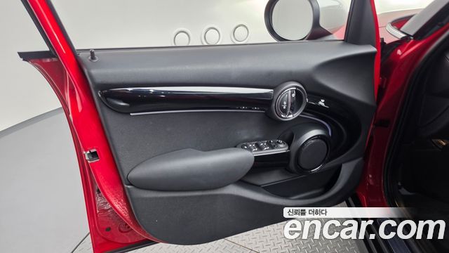 Mini Cooper 2023 — photo 14
