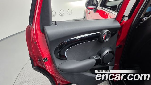 Mini Cooper 2023 — photo 15