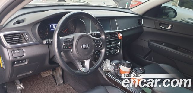Kia K5 2016 — photo 18