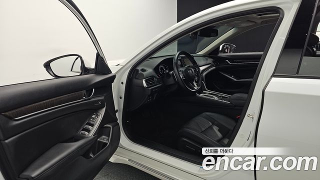 Honda Accord 2018 — photo 13