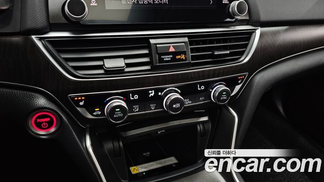 Honda Accord 2018 — photo 23