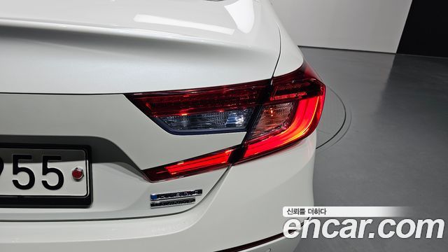 Honda Accord 2018 — photo 9