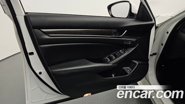 Honda Accord 2018 — photo 14
