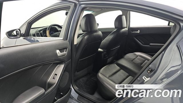 Kia K3 2014 — photo 12