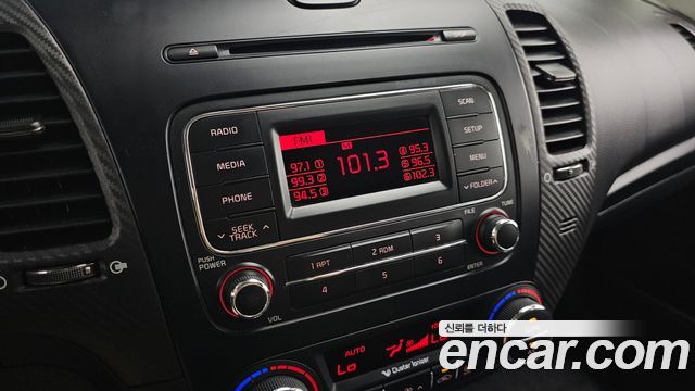 Kia K3 2014 — photo 14