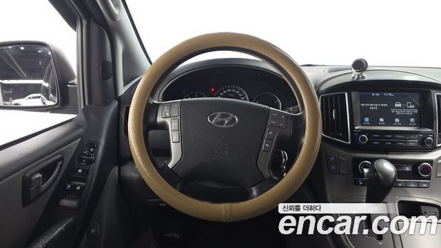 Hyundai Starex 2020 — photo 12