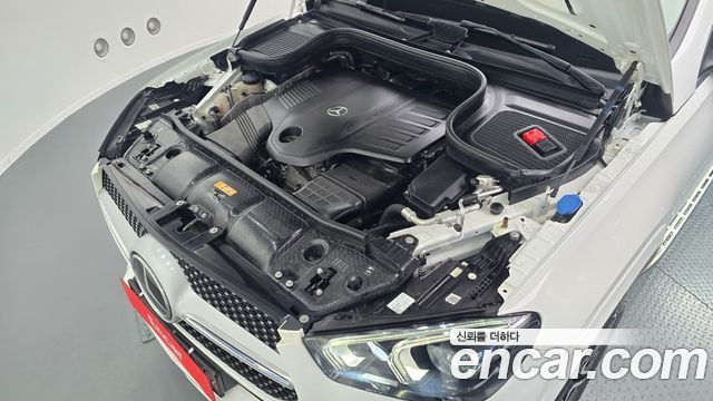 Mercedes-Benz GLE-Class 2020 — photo 6