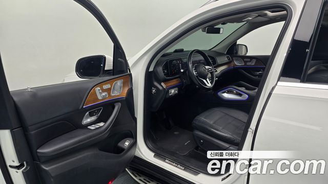 Mercedes-Benz GLE-Class 2020 — photo 10