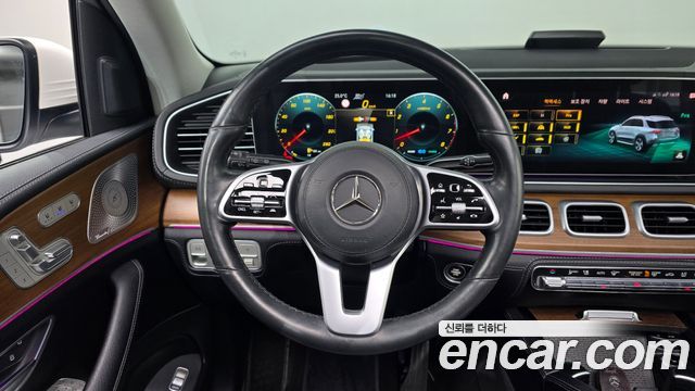 Mercedes-Benz GLE-Class 2020 — photo 14