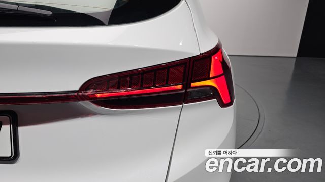 Hyundai Santafe 2023 — photo 9