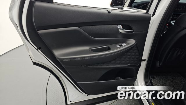 Hyundai Santafe 2023 — photo 15