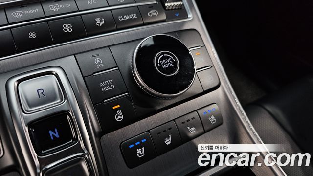 Hyundai Santafe 2023 — photo 32