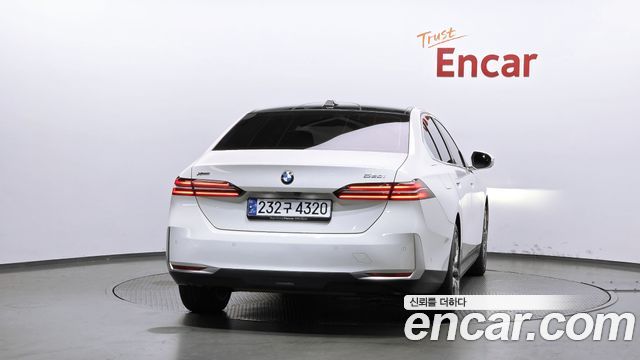 BMW 5-Series 2024 — photo 4