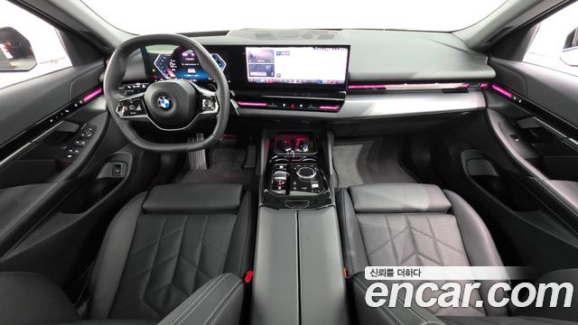 BMW 5-Series 2024 — photo 10