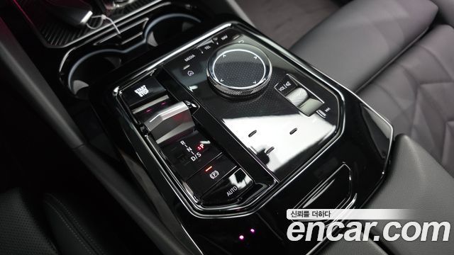 BMW 5-Series 2024 — photo 12