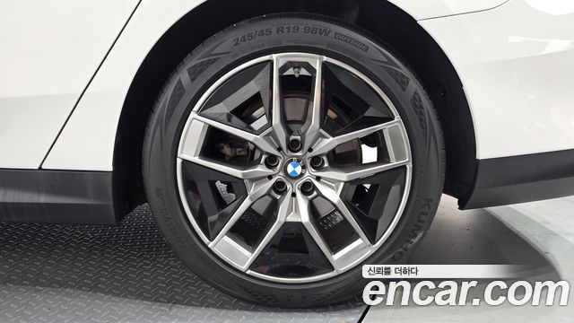BMW 5-Series 2024 — photo 7