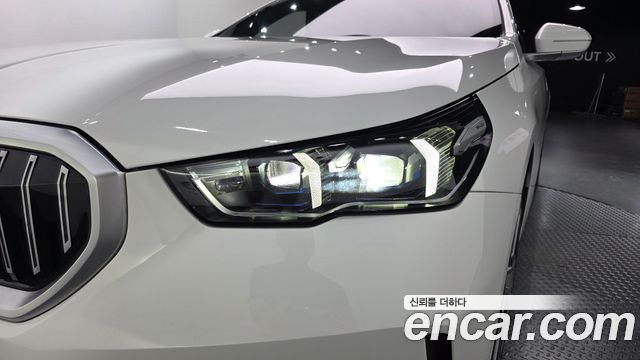 BMW 5-Series 2024 — photo 8