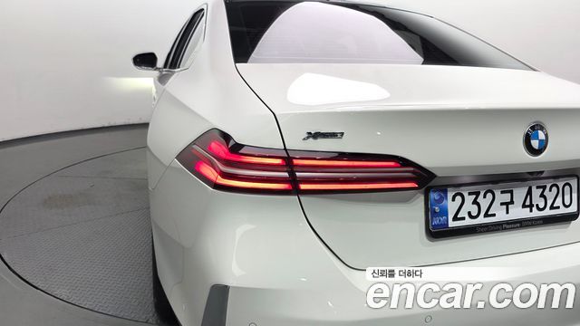 BMW 5-Series 2024 — photo 9