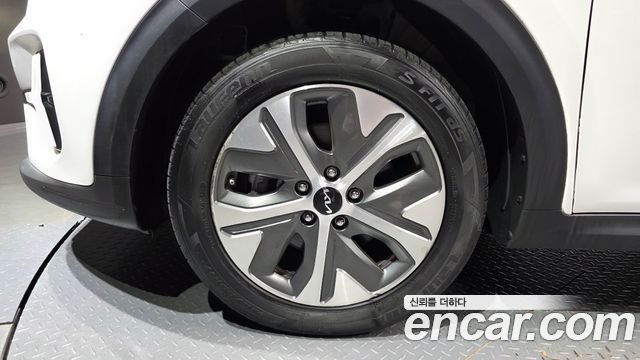 Kia Niro 2023 — photo 5
