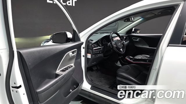 Kia Niro 2023 — photo 13