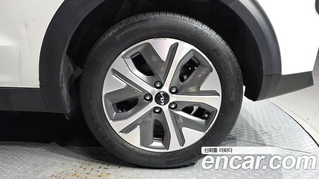 Kia Niro 2023 — photo 7