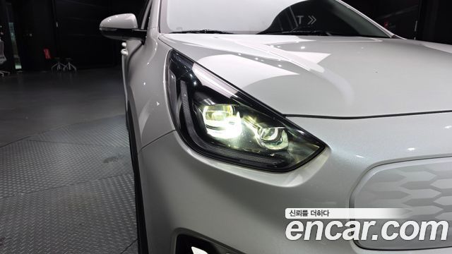 Kia Niro 2023 — photo 8