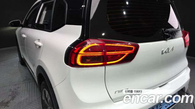 Kia Niro 2023 — photo 9