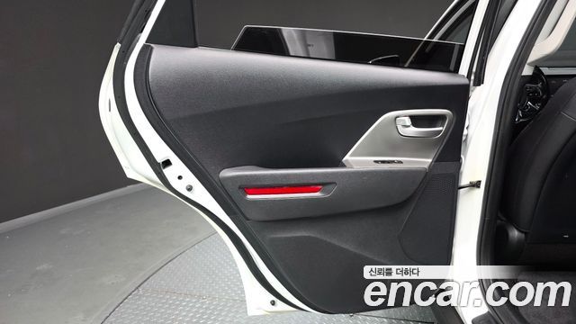 Kia Niro 2023 — photo 15