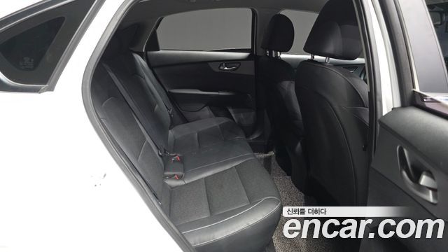 Kia K3 2021 — photo 12