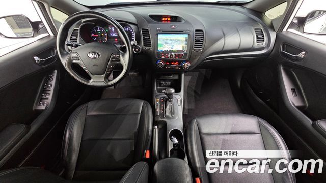 Kia K3 2015 — photo 10