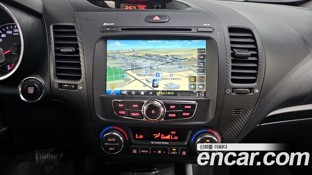 Kia K3 2015 — photo 20