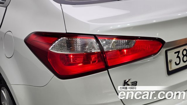 Kia K3 2015 — photo 9