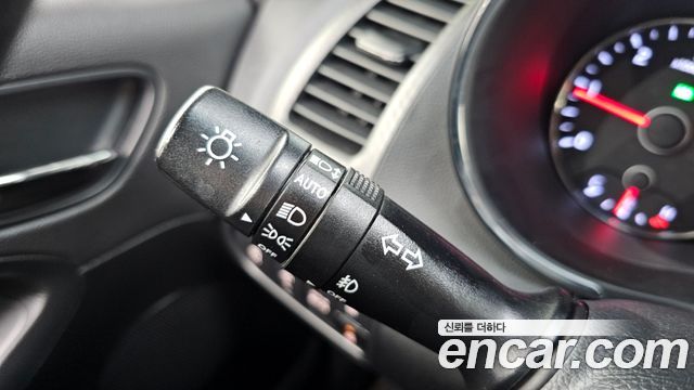 Kia K3 2015 — photo 29