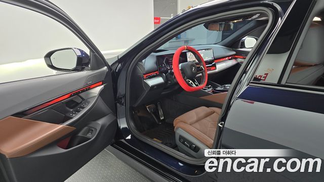BMW 5-Series 2024 — photo 13