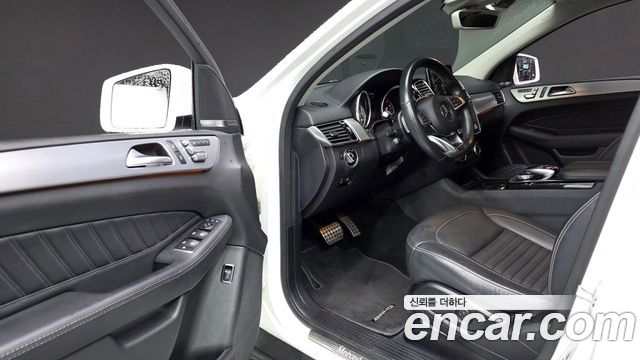 Mercedes-Benz GLE-Class 2017 — photo 11