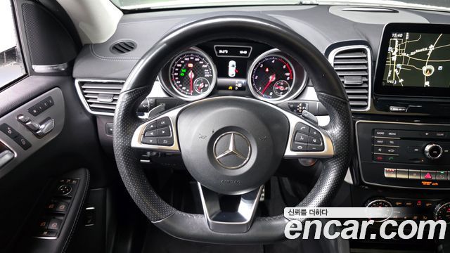 Mercedes-Benz GLE-Class 2017 — photo 13