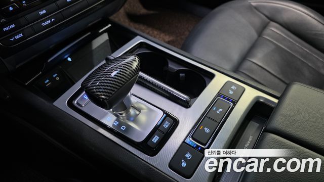 Genesis G80 2017 — photo 12