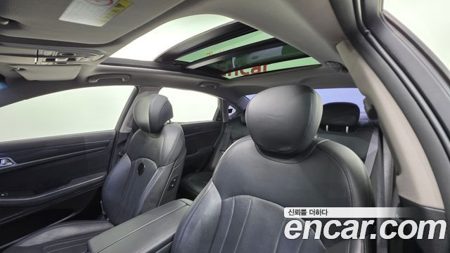 Genesis G80 2017 — photo 17