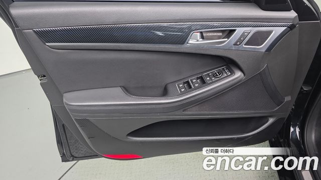 Genesis G80 2017 — photo 14
