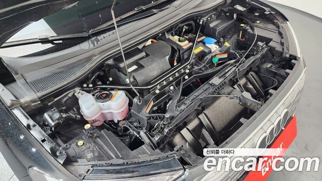 Audi Q4 e-tron 2022 — photo 6
